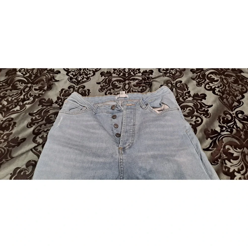 Forever‎ 21 Women's Size 29 US Size 6 Blue Distressed Button Fly Denim Jeans